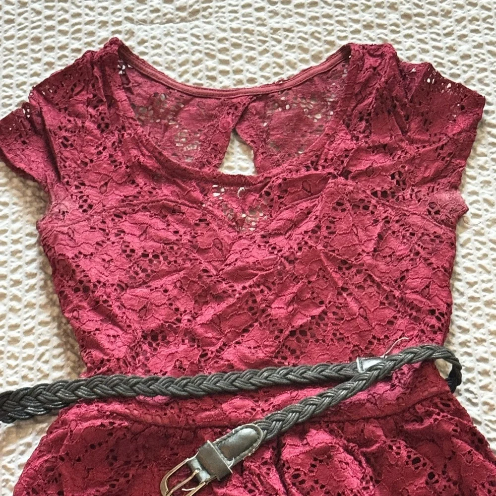⚠️Lace Mini Dress with Belt⚠️ - Picture 2 of 3